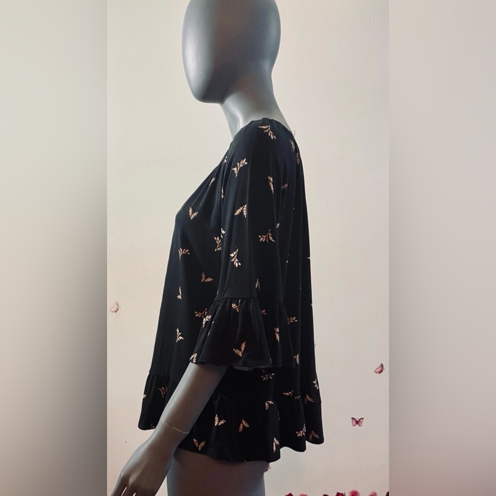 NWT Style & Co. Petite Large Printed On-Off Knit Black Top - Picture 2 of 8